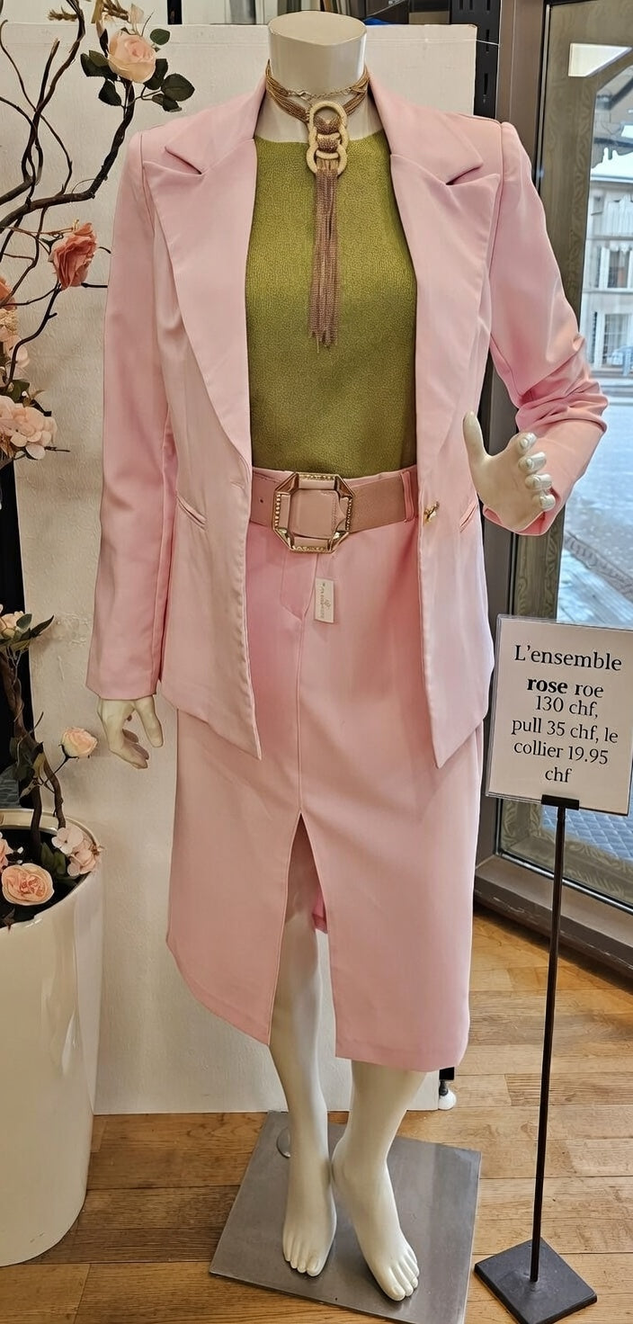Taille 38-40 - Rose poudré + vert sauge + or éclatant, le combo qui crie « power & féminité » sans effort !